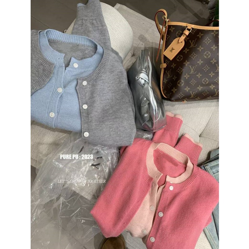 Salt-Style Outfit, Fake Two-Piece Sweater for Women, Autumn Temperament, Candy Color-Blocking, New Design, Slimming Knit Cardigan Top