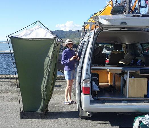 Portable plastic portable outdoor bath tub outdoor bath convenient tray outdoor standing bath tray