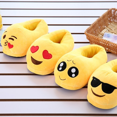 Suministro directo de fábrica expresión de invierno zapatillas de felpa heces de felpa Zapatillas de algodón de dibujos animados emoji Otoño e Invierno zapatos de algodón en casa