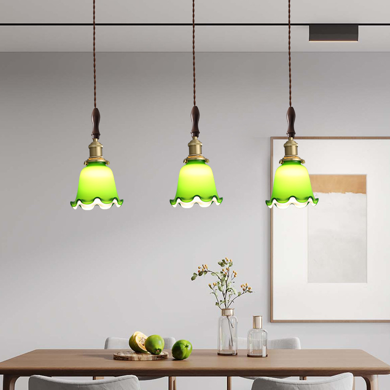 Araña retro de estilo japonés nogal comedor Estudio de latón vidrio silencioso estilo estudio artístico dormitorio lámpara de noche