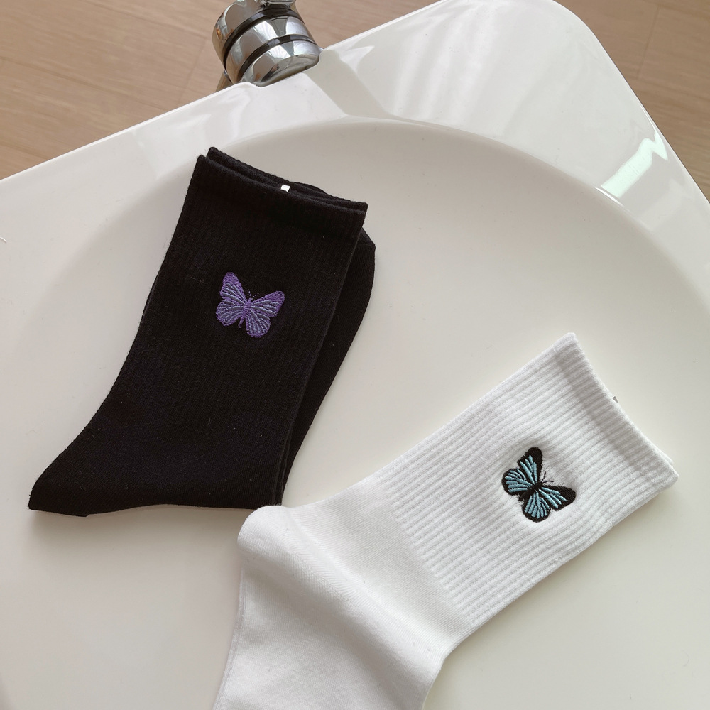 65g Weight Women's Casual Butterfly Cotton Crew Socks A Pair