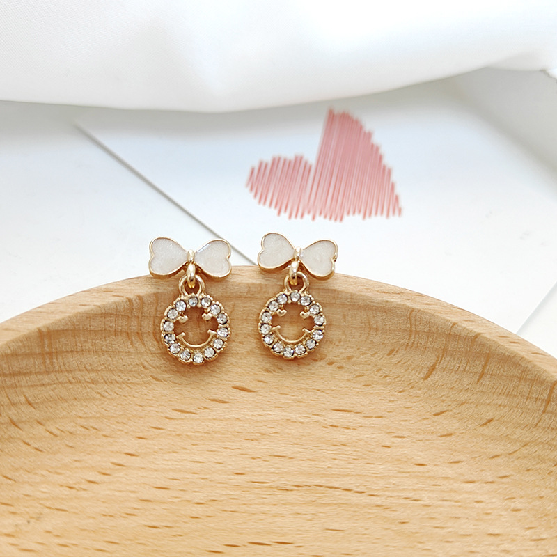 Cute trend small fashionable earrings with bow