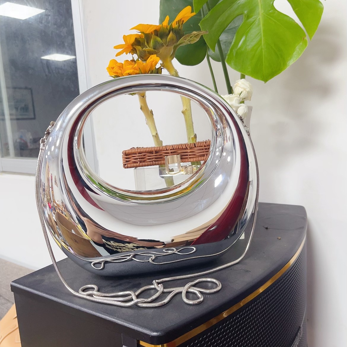 2025 Europa y los Estados Unidos nuevos productos transfronterizos bolsas de cena bolsas de moda meniscal bolsas de oro y plata ornamentos bolsas de cena bolsas de mano bolsas acrílicas