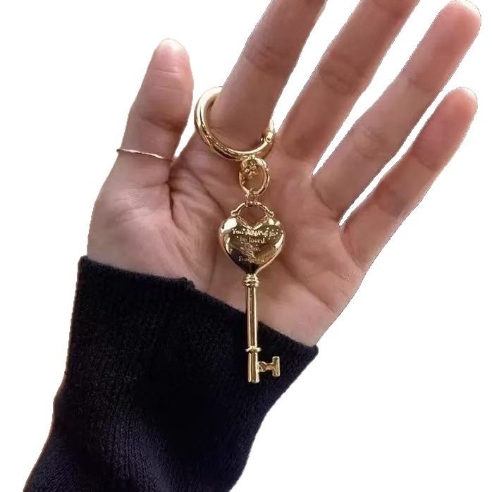 韓国ins博主同モデルファッション愛鎖鍵チェーンバッグ掛けカップルキーホルダーアクセサリー部品