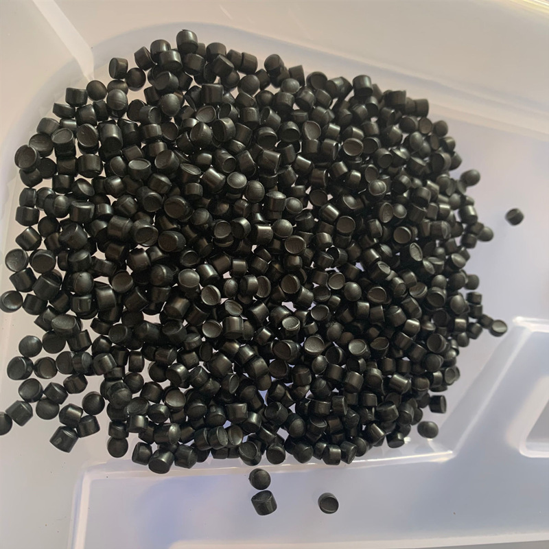 厂家批发 环保pvc黑色料 食品级pvc黑色颗粒 无味pvc胶粒 注塑级|ru