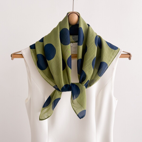 Green fashionable silk light and thin scarf
