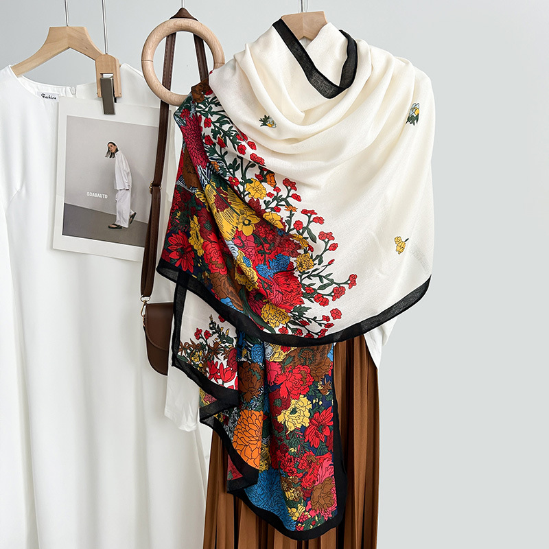 Otoño y invierno elegantes bufandas de impresión floral de algodón coreana para mujeres de viaje de moda moda con un chal
