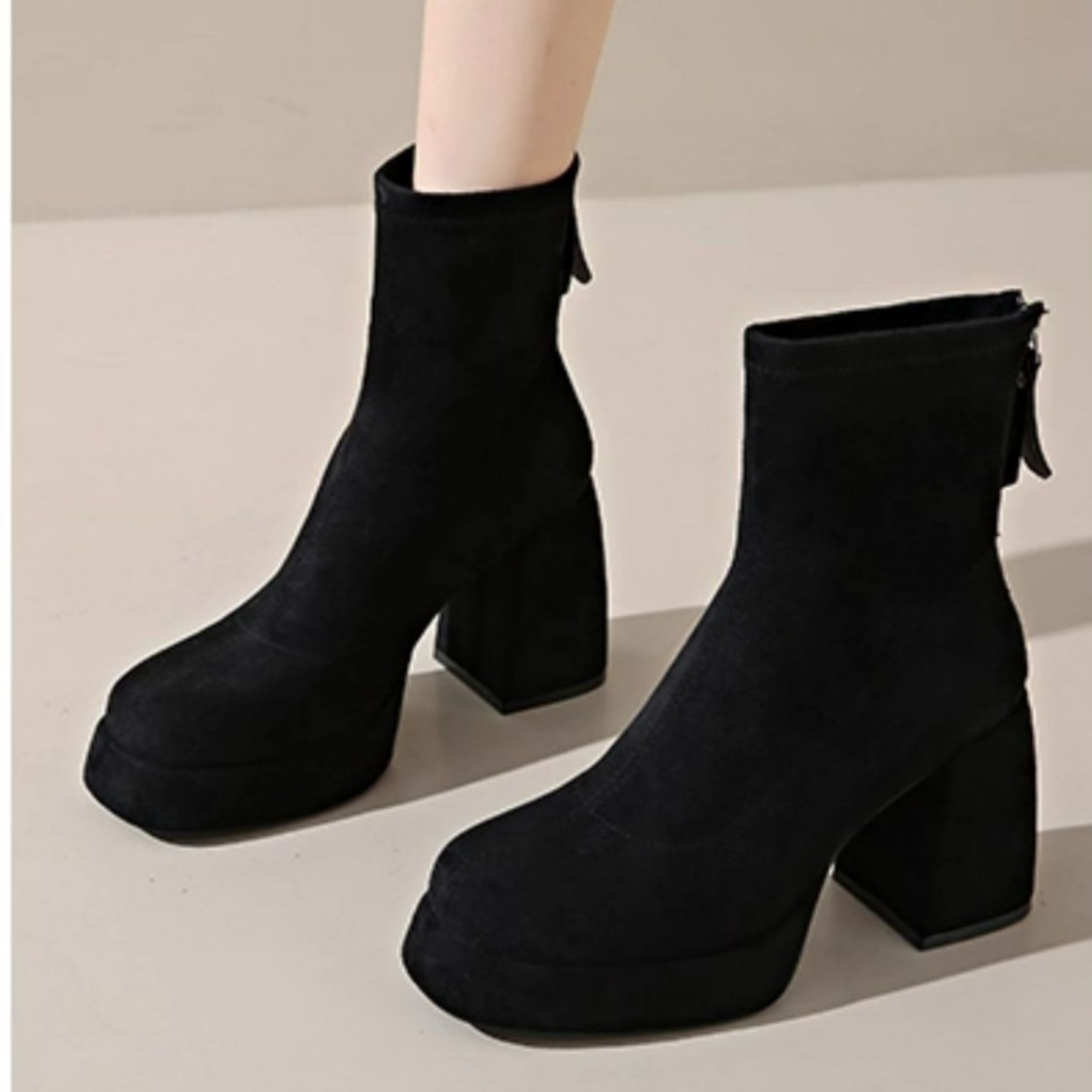 Botas de cano curto estilo francês para mulheres, modelo 2025, com plataforma, sola grossa de camurça impermeável e design fino, ideais para outono e inverno. Versáteis._voghion.com