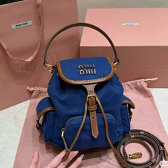 miu 2025 新しいカジュアルキャンバスバックパックかわいいカレッジスタイルレターバックパック大容量ショルダーバッグ女性のための