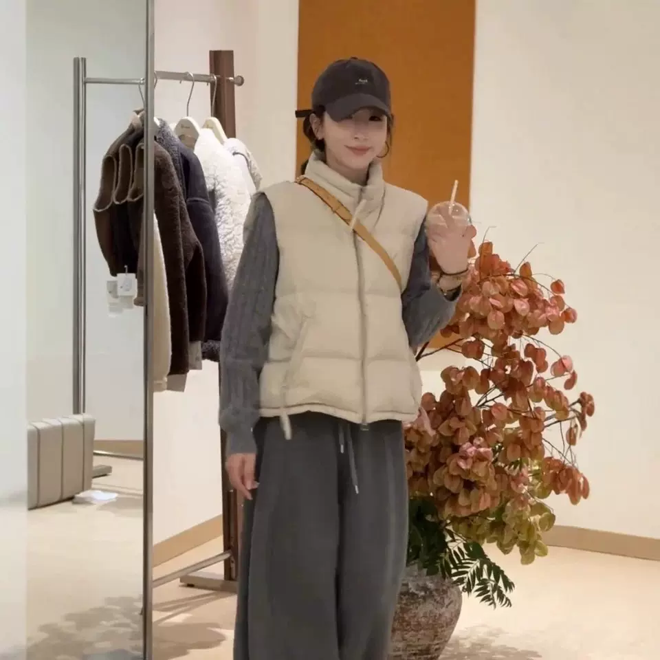 今年流行爆款立领设计感羽绒马甲女装2025秋冬白鸭绒时尚洋气外套