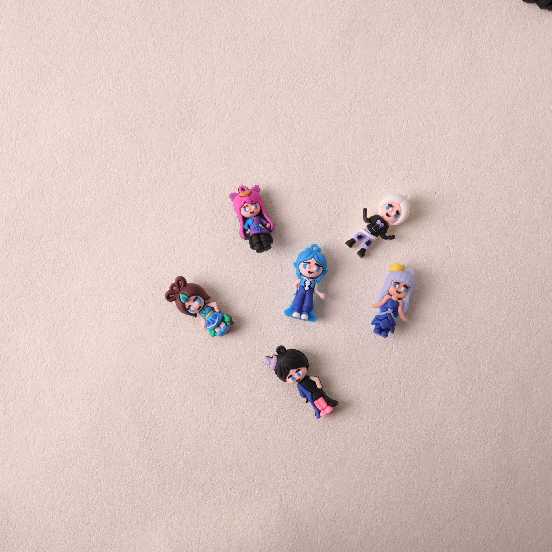 Cartoon Ye Lori Keychain pequeño colgante   Accesorios de llavero PVC al por mayor pegamento blando colgante de muñeca tridimensional image 5