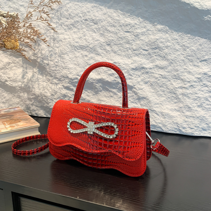 special-interest design bag women‘s 2024 new fall winter fashion mini handbag all-match commute messenger bag crocodile pattern