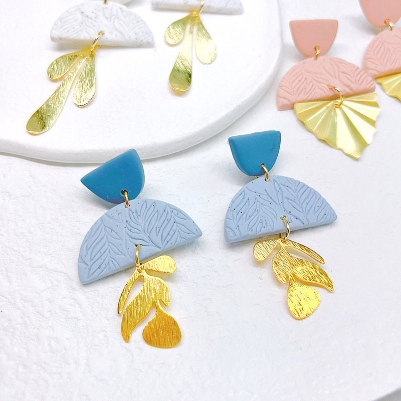 1 Pair Fashion Geometric Soft Clay Metal Patchwork Women's Drop Earrings display picture 2