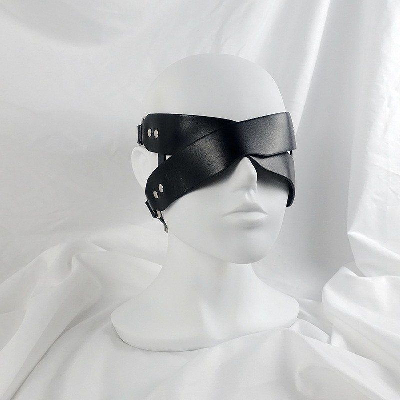 Leather SM Eye Mask with Metal Details, Black Adult Bondage Blindfold for Couples — detail image 7