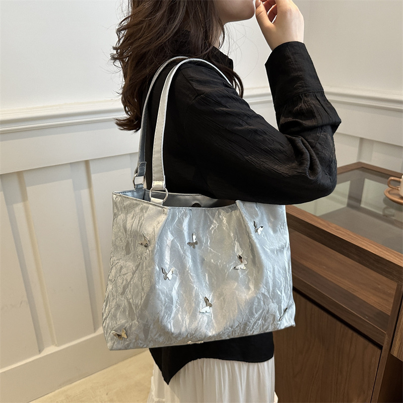 Bolsas de viaje de gran capacidad 2025, nuevas bolsas de mujer casuales, bolsas de arco de hombro para estudiantes universitarios, bolsas de clase.