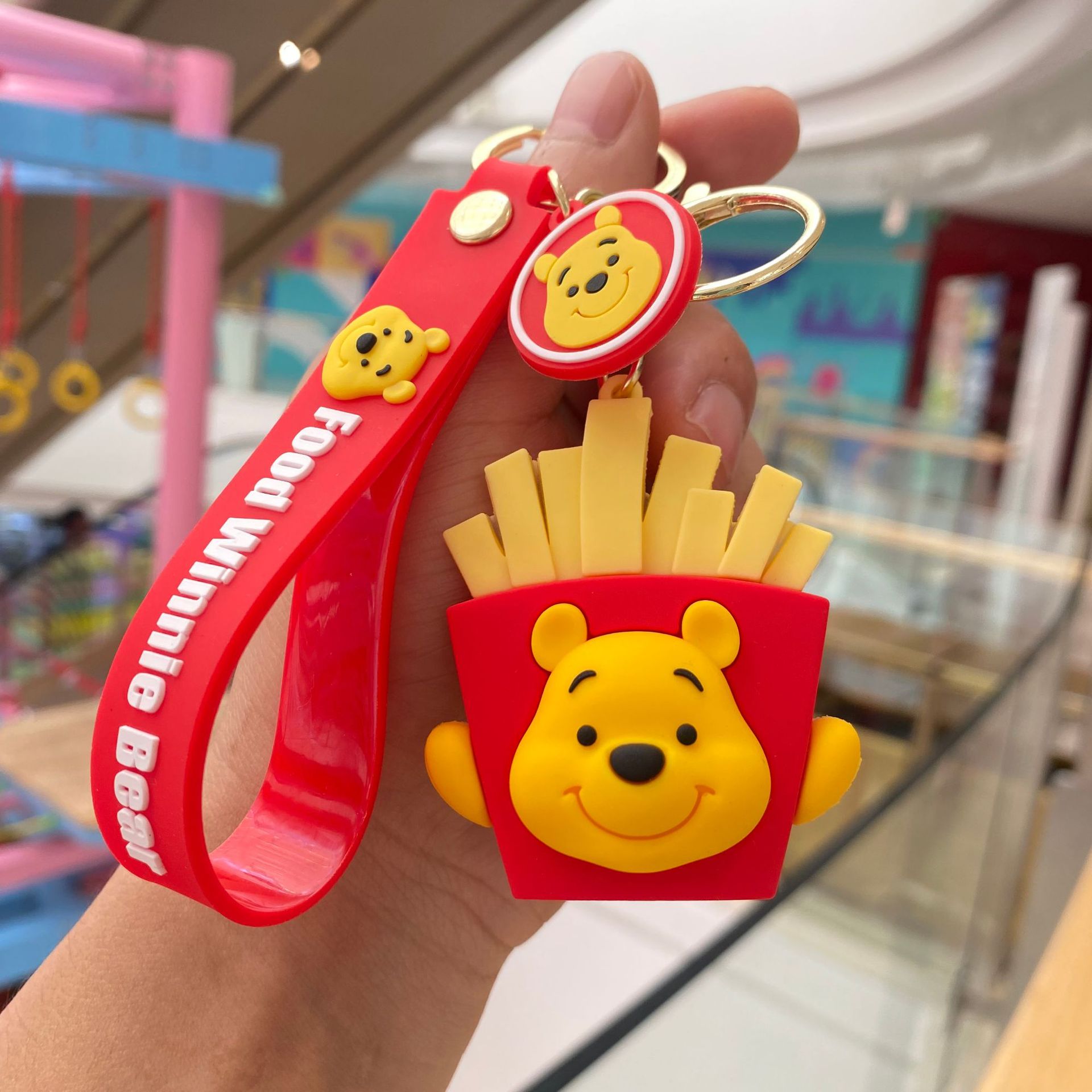 Creativo de dibujos animados postre Winnie the Pooh llavero lindo queso papas fritas Pequeño Oso amarillo colgante bolsa adornos al por mayor