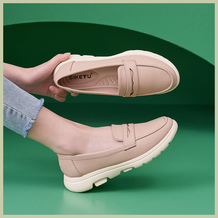 B888-12025 Spring Winter New Large Size Casual Fashion Non-Slip Soft Sole Mom Shoes For Women_voghion.com