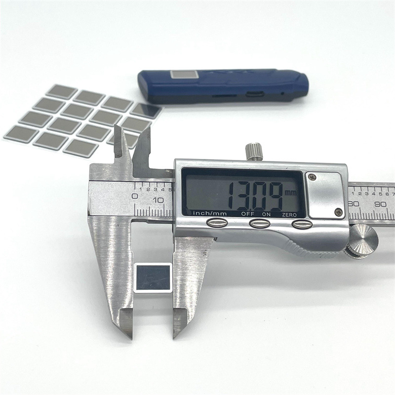 蓝牙耳机充电仓电镀半透数显视窗PC镜片/CNC精雕/带背胶