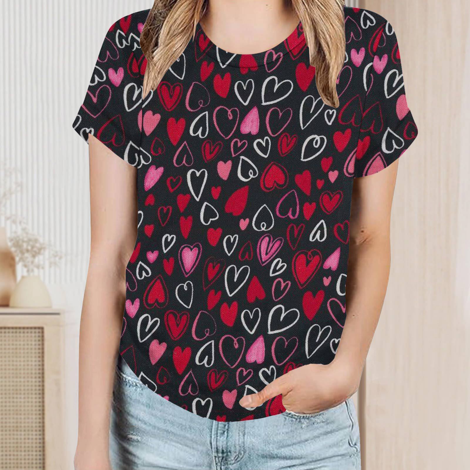 Damen-T-Shirt mit Rundhalsausschnitt und kurzen Ärmeln. Valentinstags-Liebespaar-T-Shirt mit Digitaldruck, kurzen Ärmeln._voghion.com