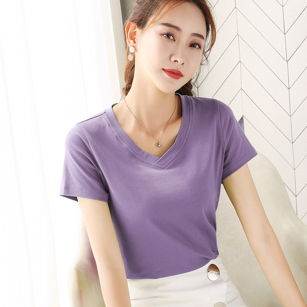 Solid color white base body-friendly T-shirt