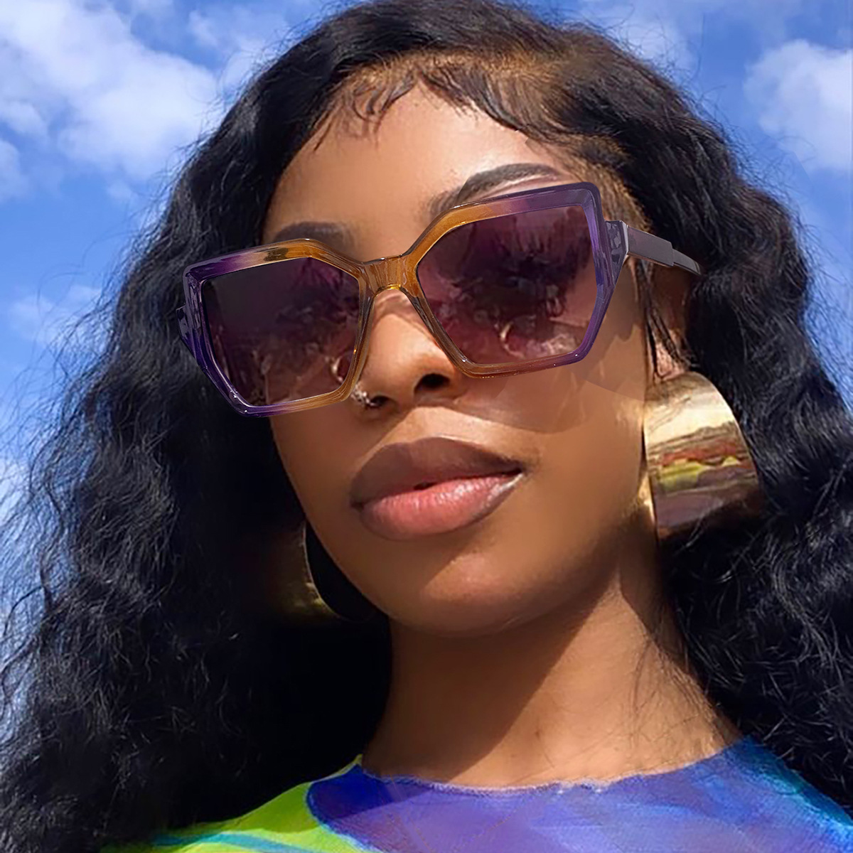 2024 Polígono transfronterizo Gafas de sol para exteriores con color degradado Gafas de sol para mujeres con personalidad europea y americana