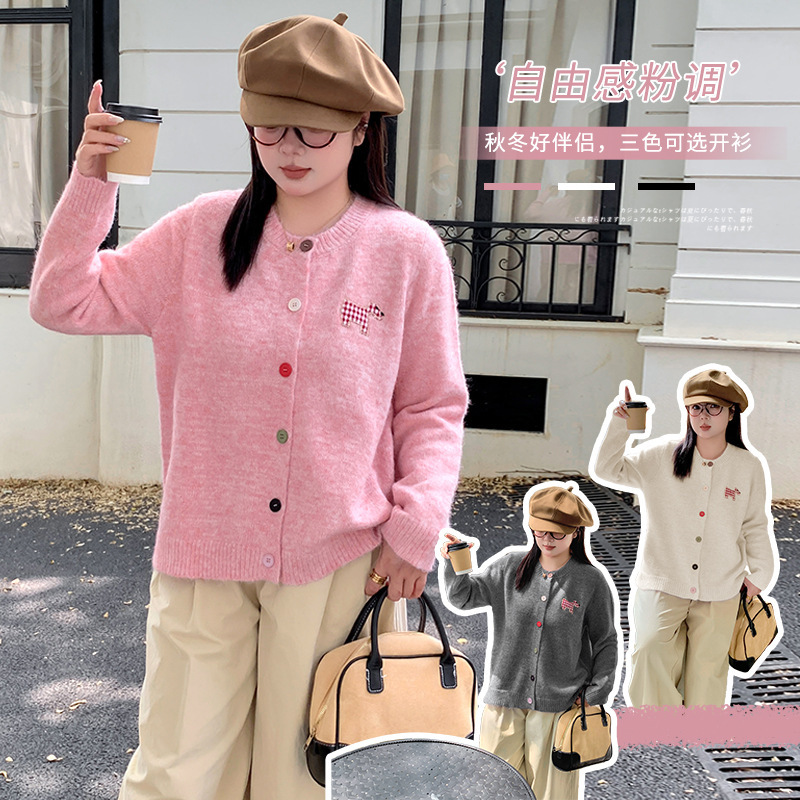 Inno Plus-Size Women's Sweet Dachshund Knit Cardigan Autumn New Round Neck Soft Sweater 411838