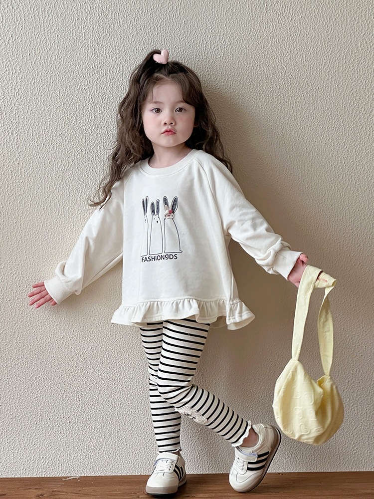 女の子トレーナー秋服2025新しい子供韓国風洋風服スーツ女の赤ちゃん春秋長袖トップス