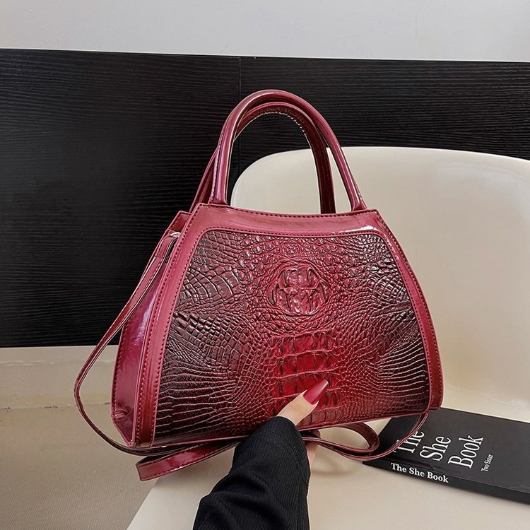 Comercio exterior al por mayor 2023 nuevo estilo retro tendencia bolso de mujer bolso de mensajero de un solo hombro de gran capacidad bolso de color a juego