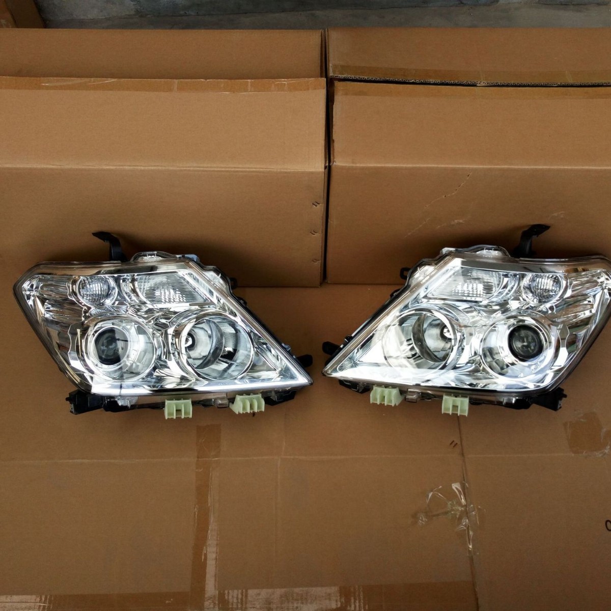 26025 - 1LB3A 26075 - 1LB3A es adecuado para el desmantelamiento de halógeno de los faros delanteros inferiores de Nissan Toule Y62