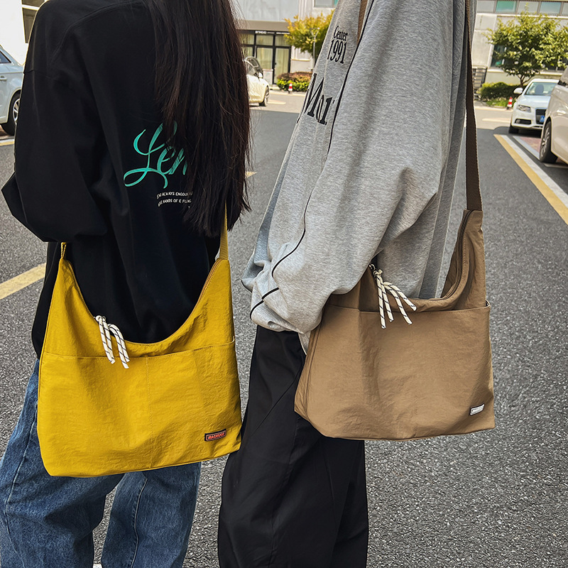 Bolso grande de todo fósforo de moda para mujer 2024 nuevo bolso de hombro coreano popular de este año bolso de clase de gran capacidad para estudiantes universitarios