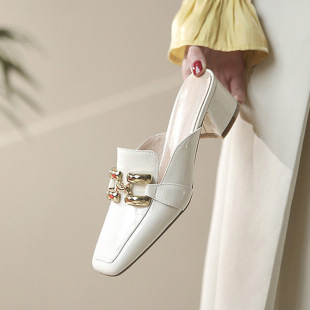 Internet Celebrity Baotou Half Slippers Women's Summer New Style Elegant Outer Wear Patent Leather All-Match Mid-Heel Thick Heel Square Mueller Sandals