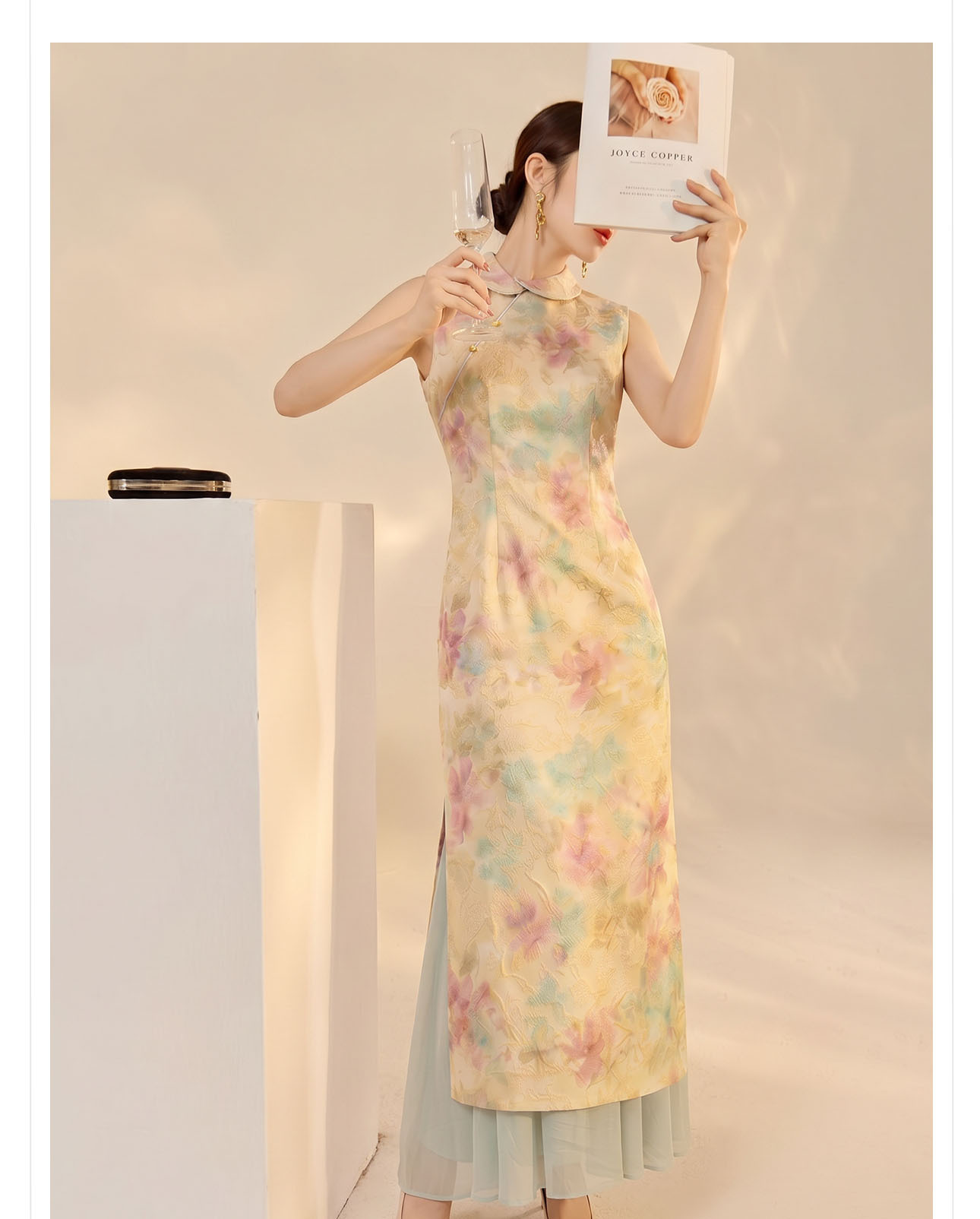 Đầm maxi sườn xám cải tiến tay áo ve áo in hoa xẻ tà — màu vàng chi tiết 9