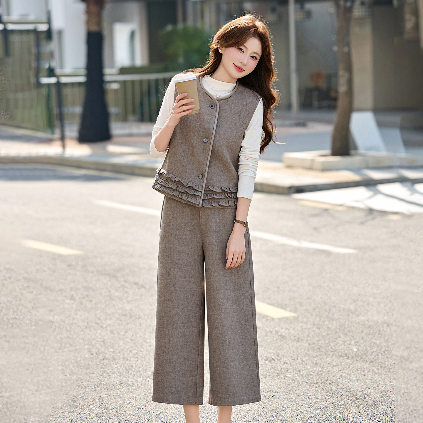 Fashionable 2026 Spring New Women's Clothing Set: Stylish Vest, Base Layer Top, Autumn Wide-Leg Pants Three-Piece Set SX3239