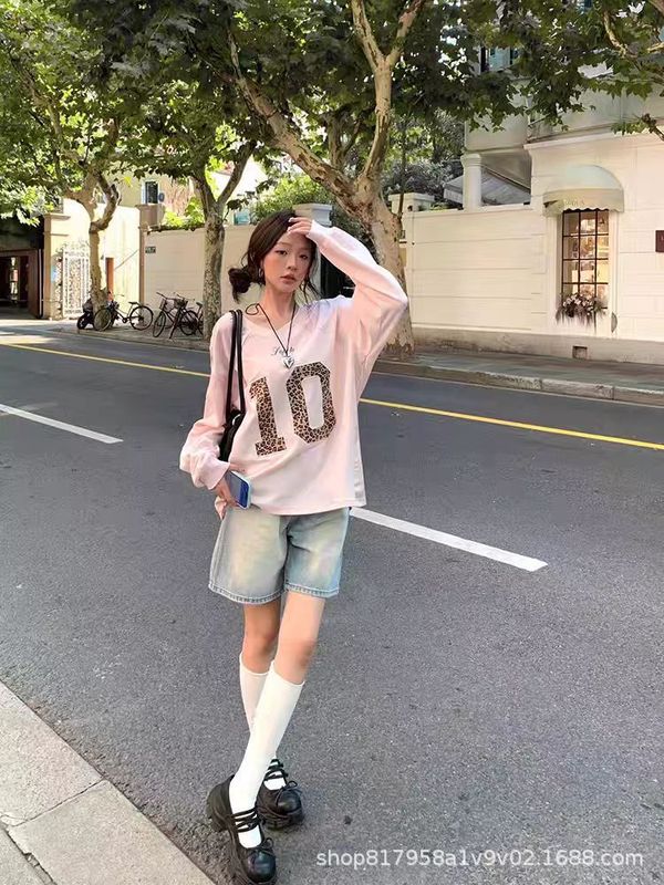 潮牌美式粉色V领球衣长袖t恤女春季2025新款oversize豹纹印花上衣|undefined