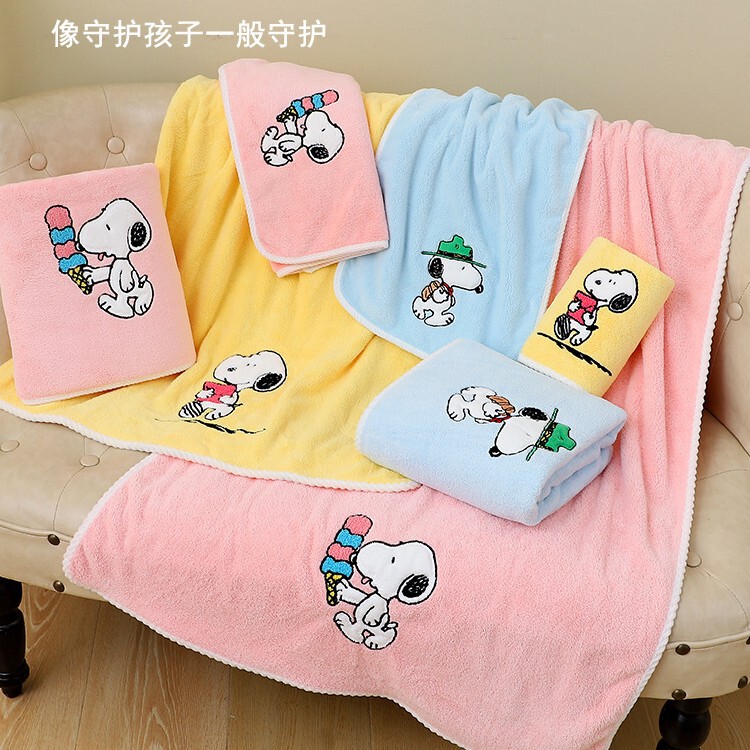 Snoopy-Themed Coral Fleece Towel Bath Towel Cartoon Face Wash Towel Absorbent Cute Soft Bath Wrap High-End Beach Towel