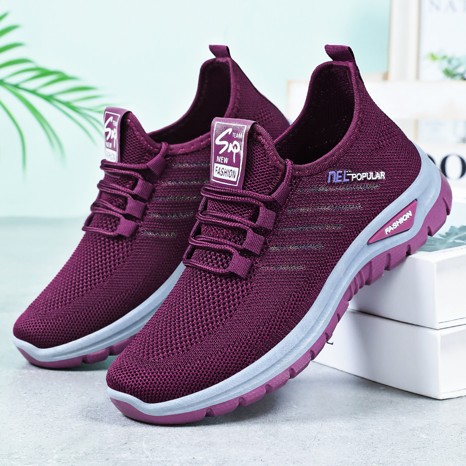 Zapatos mujeres de mediana edad verano transpirables cómodos zapatos únicos regalos de venta directa suela suave casual zapatos de malla para mamá