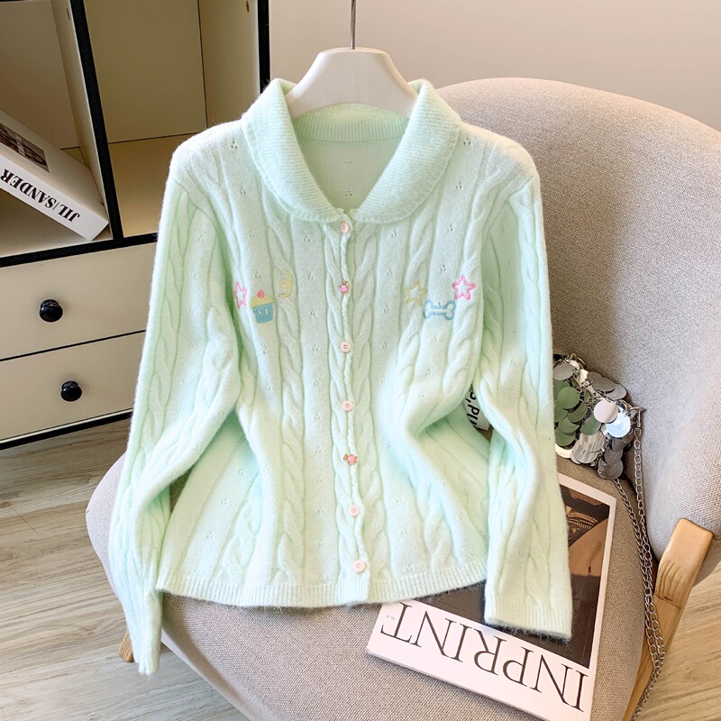 College-style embroidered cardigan with lapel for women, sweet and cute knitted autumn and winter coat, trendy white, one size fits all College-style embroidered cardigan with lapel for women, sweet and cute knitted autumn and winter coat, trendy white, one size fits all