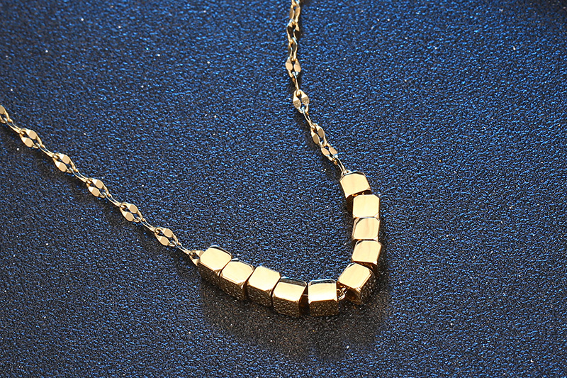 Einfacher Stil Einfarbig Titan Stahl Vergoldet Halskette In Masse display picture 2