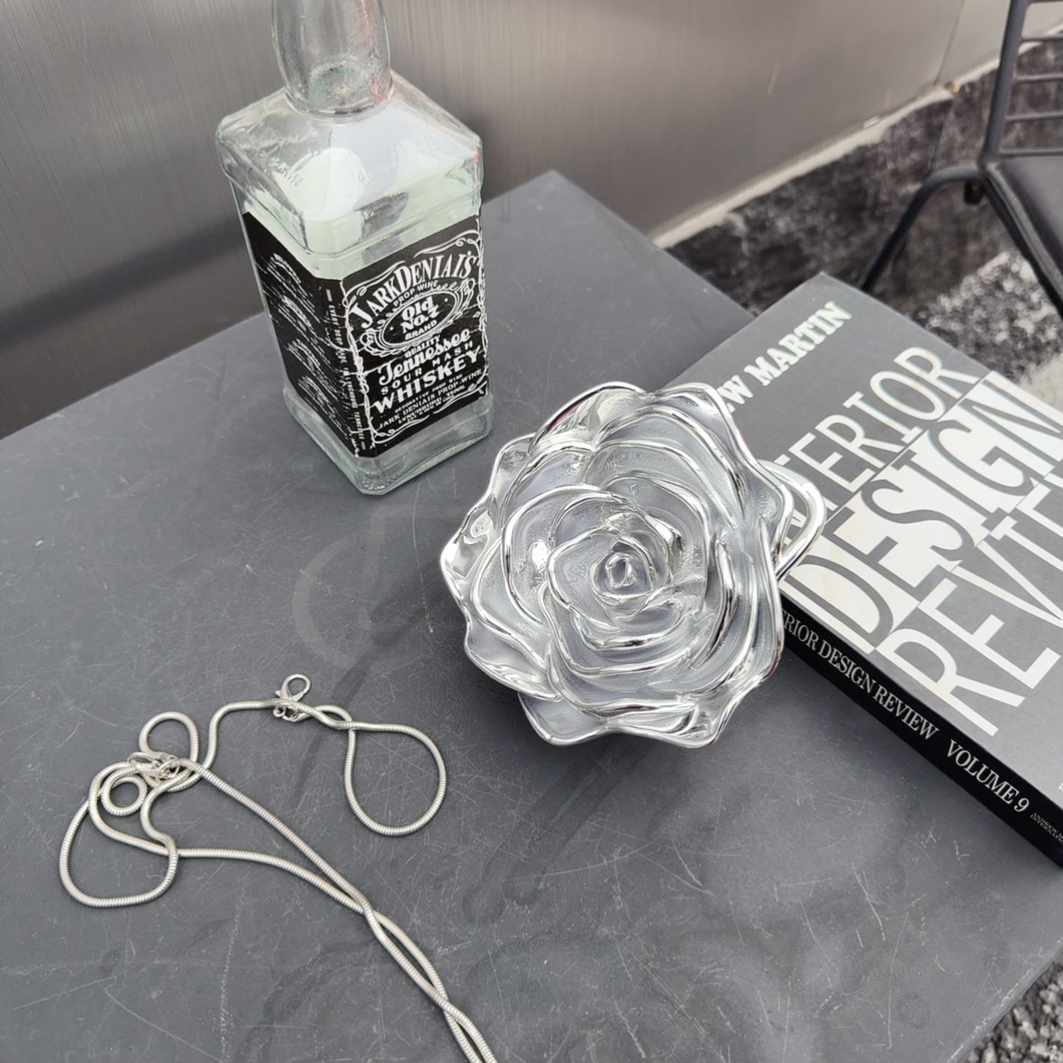 Elegant and stylish rose, versatile for autumn and winter, a box bag with a niche design and a sense of sophistication, a hand-held crossbody bag for dinner parties undefined