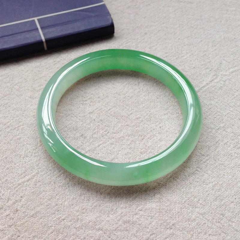 Naturalna birmańska bransoletka z jadeitu typu A Jadeitowa bransoletka_voghion.com