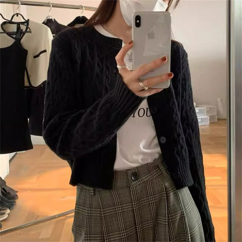 韓国系の短い甘いニットのカーディガンのコートの婦人服2025秋の新型の小さい背の長袖のセーターの女性の上着|undefined