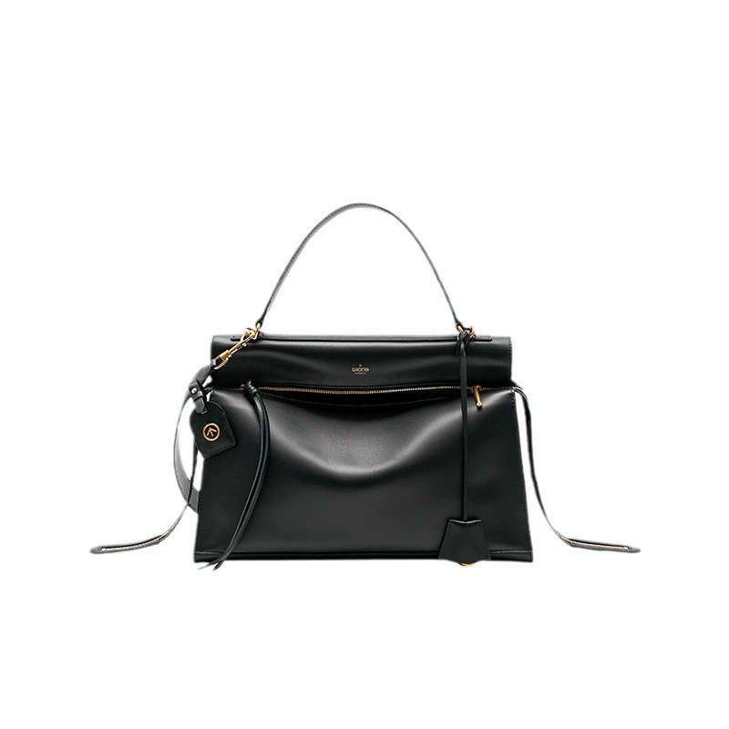 Big one-shoulder bag, 24 years