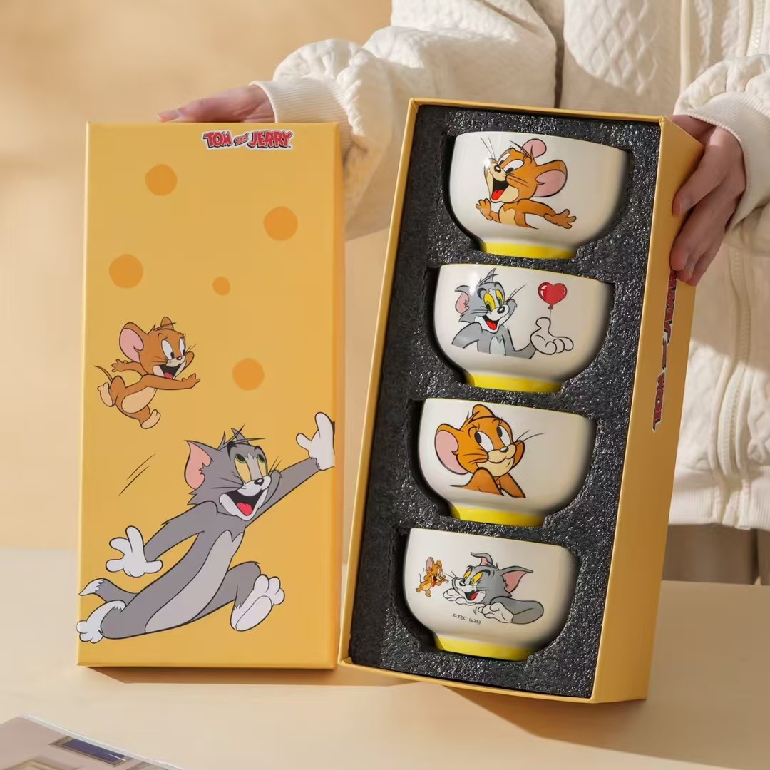 Personalidad de dibujos animados gato y ratón cuencos de uso diario con mano Crayon Shin-chan cerámica familia cuencos combinados caja de regalo