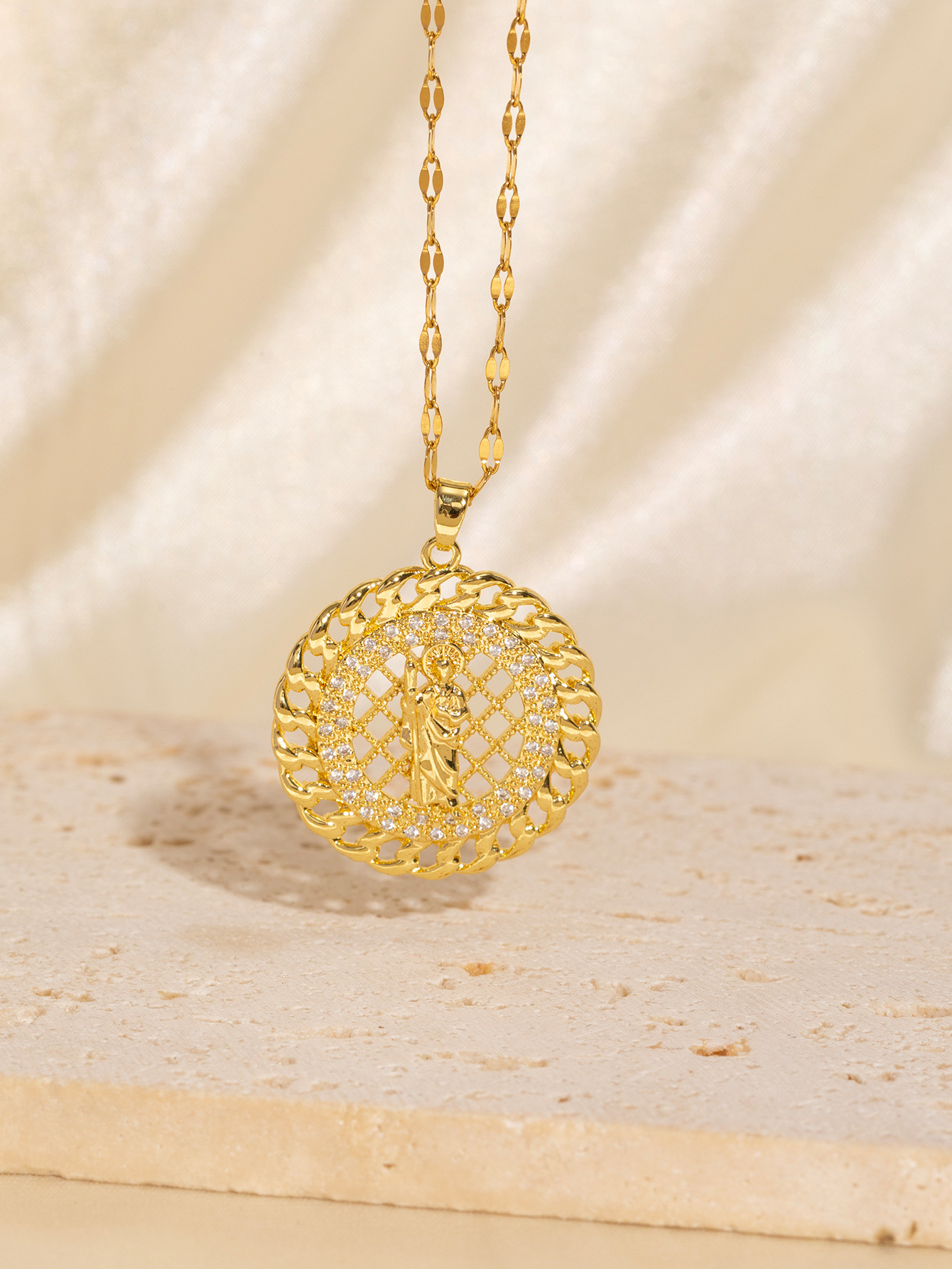 Women's Gender Copper Plating Geometric Virgin Mary Pendant Necklace