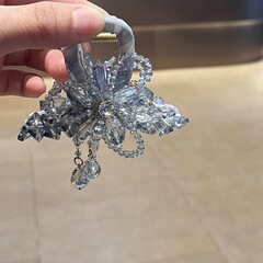 フランス式の軽い豪華な花のヘアピンのフリンジクリスタルのヘアピンは仙美の後頭部の高級感をつかみます。