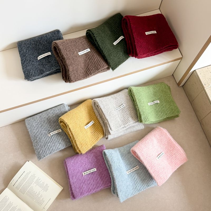 Korean-style solid-color, thick-knit wool blend scarf for women, perfect for winter, offering warmth, softness, and a luxurious feel, and easily paired with any outfit Korean-style solid-color, thick-knit wool blend scarf for women, perfect for winter, offering warmth, softness, and a luxurious feel, and easily paired with any outfit