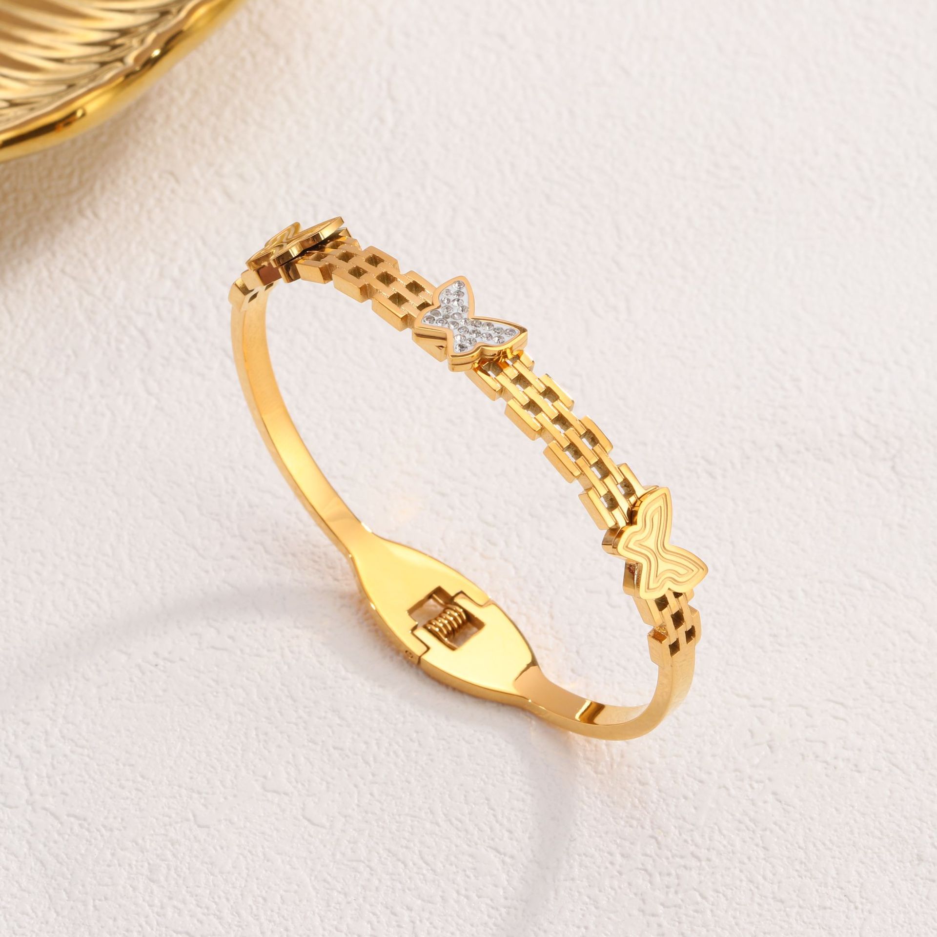 43 세 개의 나비 팔찌 골드