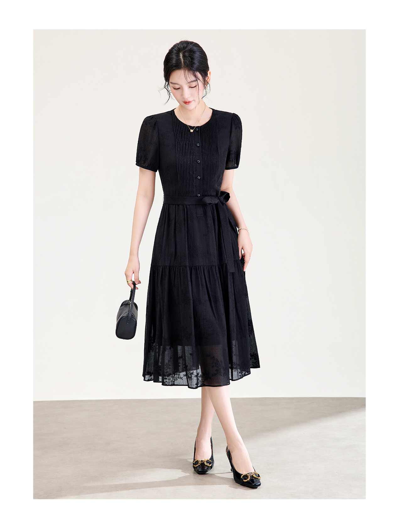 Váy maxi thêu hoa tay ngắn chất liệu tencel mềm mại — màu đen chi tiết 16