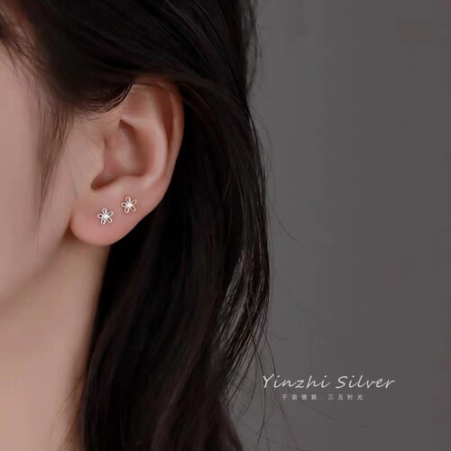 Silver needle earrings for women, small mini flower temperament, ins style design earrings, ear bone nails for pierced ears