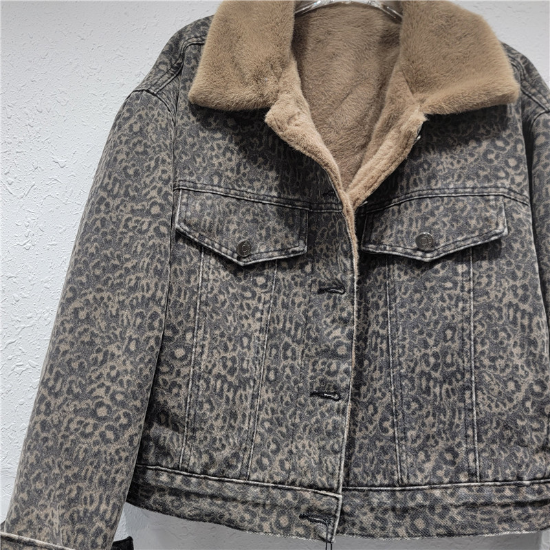 Alta sensación de productos europeos de imitación de estriado denim grueso chaqueta corta para mujeres 2025 invierno nuevo chaqueta caliente delgada image 3
